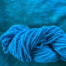 Load image into Gallery viewer, KIT: Punching with wool fabric and rug yarn!
